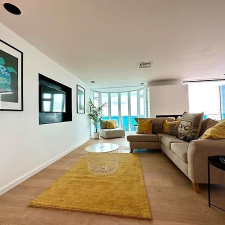 Stunning Panoramic Sea View Beach Location - Sleeps Up To 4 People - Free Parking - The Best Beach! - Great Location - Fast Wifi - Smart Tv - Newly Decorated - Sleeps Up To 4! Close To Bournemouth & Poole Town Centre & Sandbanks Экстерьер фото