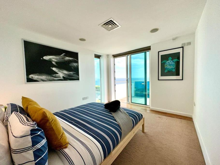 Stunning Panoramic Sea View Beach Location - Sleeps Up To 4 People - Free Parking - The Best Beach! - Great Location - Fast Wifi - Smart Tv - Newly Decorated - Sleeps Up To 4! Close To Bournemouth & Poole Town Centre & Sandbanks Экстерьер фото